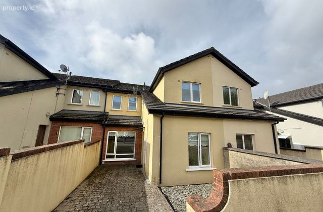 38 Christendom Avenue, Abbeylands, Ferrybank, Slieverue, Co. Kilkenny - Click to view photos