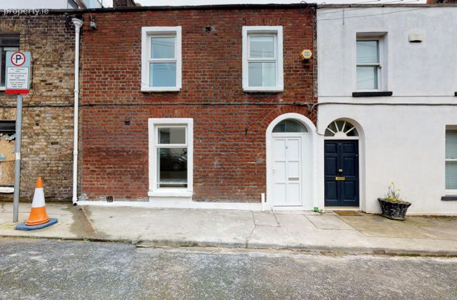 8 Langrishe Place, Parnell Street, Dublin 1 - Click to view photos