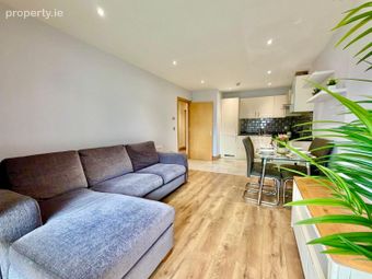 Apartment 38, Oak House, Carrickmines, Dublin 18 - Image 4