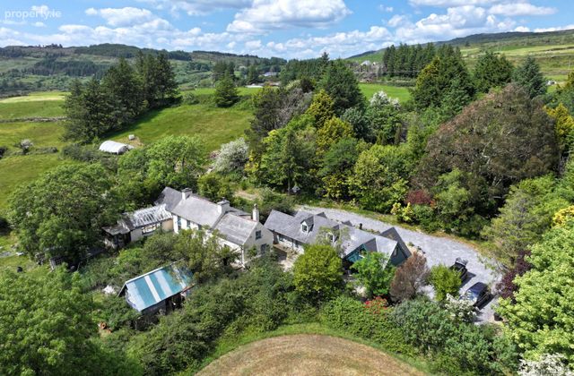 Fig Tree Cottage, Meenies Upper, Drimoleague, Co. Cork - Click to view photos