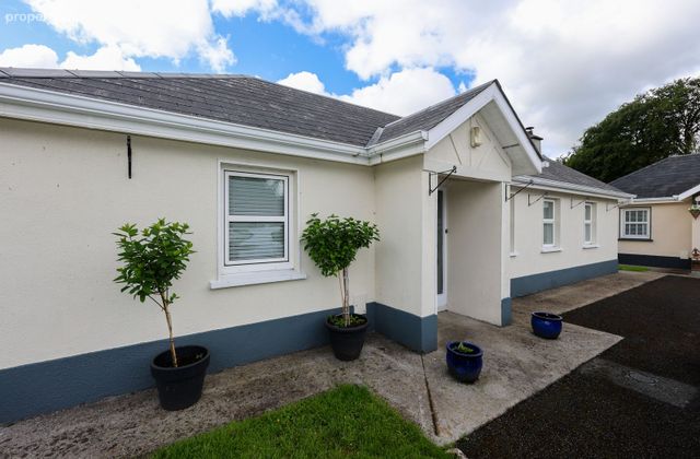 5 Loughstown Holiday Village, Drumcree, Drumcree, Co. Westmeath - Click to view photos