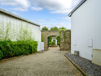5 The Shambles, Allen Square, Bandon, Co. Cork - Image 3