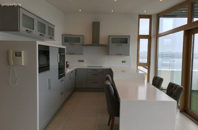 44 Lough Atalia House, Lough Atalia Road, Galway City Centre, Co. Galway - Click to view photos
