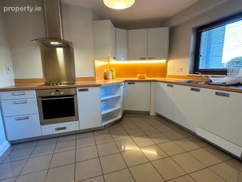 2 Bed Ground Floor Apartment, The Glen, Clon Brugh, Stepaside, Dublin 18 - Image 4
