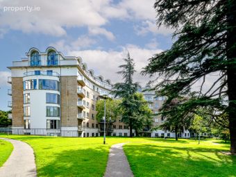 30 The Oaks, Dundrum, Dublin 16