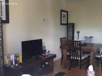 (cozy Room From 18th June Till 25th August Juliet Square, Saint Edmunds Park, Lucan (Shared apartment ), Dublin 20 - Image 3