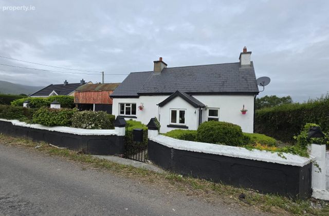 Tubber, Rathmore, Millstreet, Co. Cork - Click to view photos