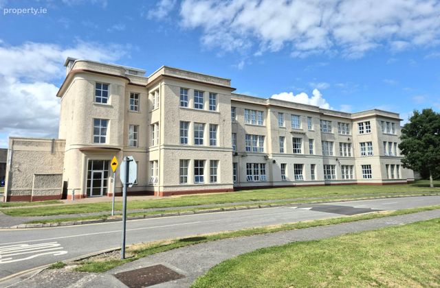 Apartment 10, Deravarra House, Deravarra, Delvin Road, Mullingar, Co. Westmeath - Click to view photos