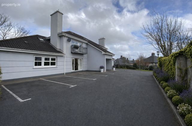 Apartment 4, Klondyke House, Tuam Road, Co. Galway - Click to view photos