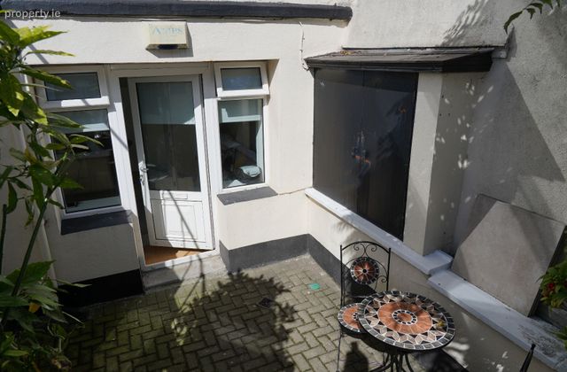 Rathmines Road Upper, Rathmines, Dublin 6 - Click to view photos