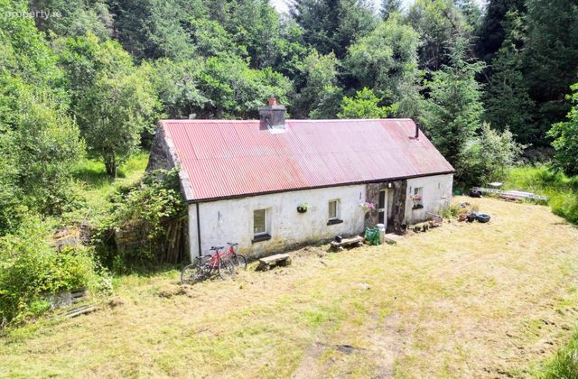 Wild Strawberry Cottage, Carricknagrow, Blacklion, Co. Cavan - Click to view photos