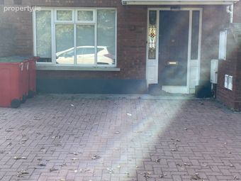 28 Ashpark Court, Lucan, Lucan, Co. Dublin - Image 2