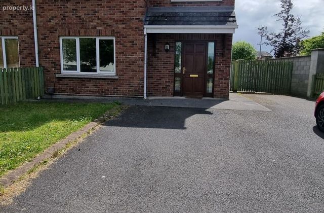 Chancery Park Road, Tullamore, Co. Offaly - Click to view photos