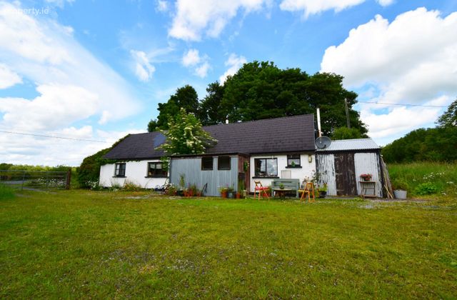 Crimlin Cottage, Chaffpool, Tubbercurry, Co. Sligo - Click to view photos