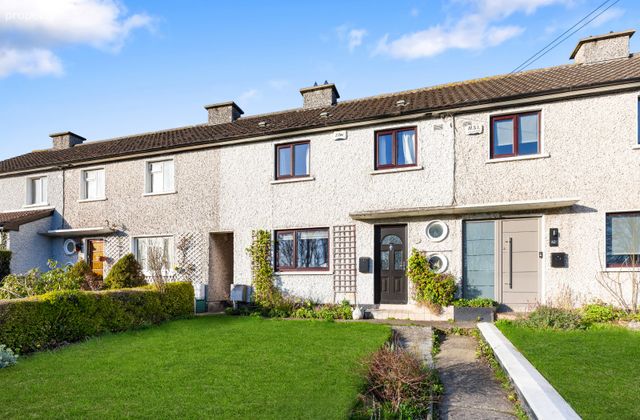 63 Kill Avenue, Dun Laoghaire, Co Dublin, Dun Laoghaire, Co. Dublin - Click to view photos