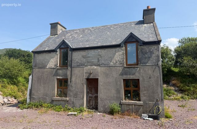 Gowlanes, Castlecove, Caherdaniel, Co. Kerry - Click to view photos