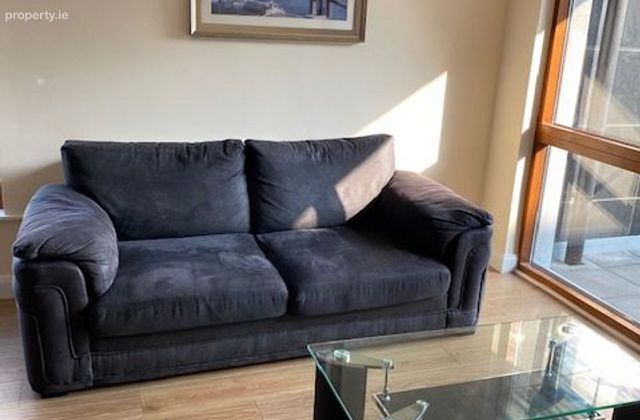 2 Bedroom Apartment, East Road, East Wall, Dublin 3 - Click to view photos