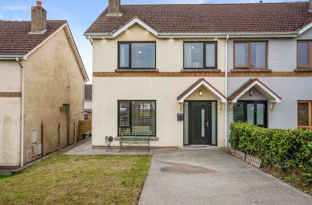 9 Cluain Dara, Kingscourt, Kingscourt, Co. Cavan - Click to view photos