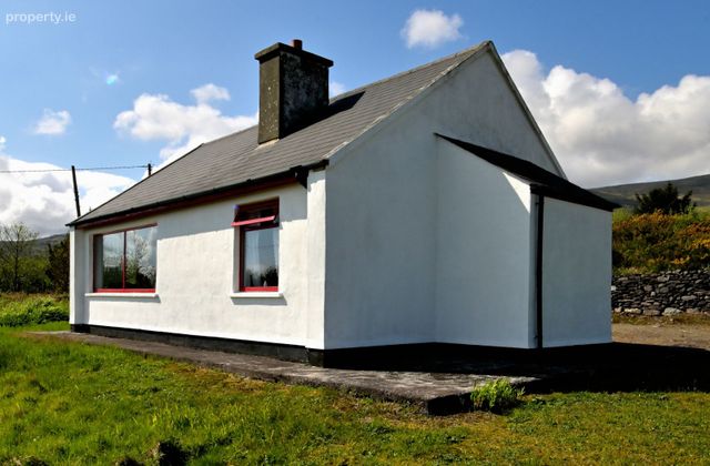 Behaghane, Caherdaniel, Westcove, Co. Kerry - Click to view photos