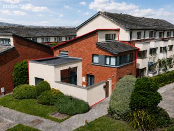 91 The Crescent, Carrickmines Manor, Carrickmines, Dublin 18 - Image 2