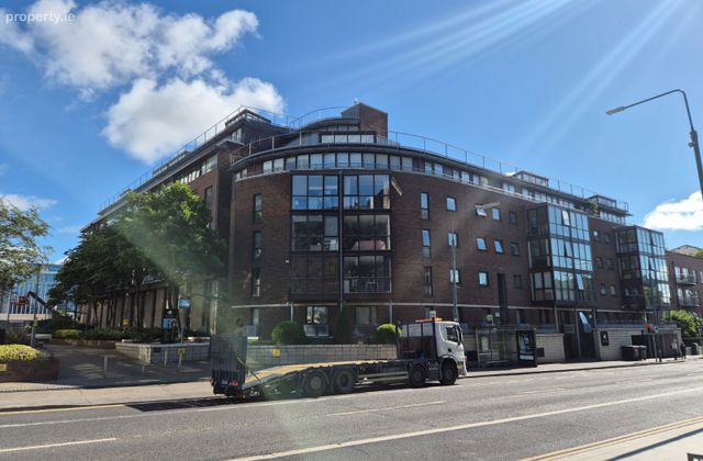 Apartment 165, The George, Charlotte Quay Dock, Hanover Quay, Dublin 2 - Click to view photos