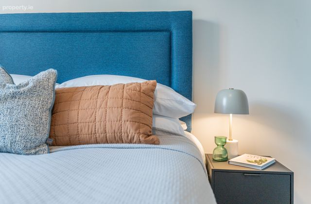 2 Bed, Grand Canal Place, Dublin 8 - Click to view photos