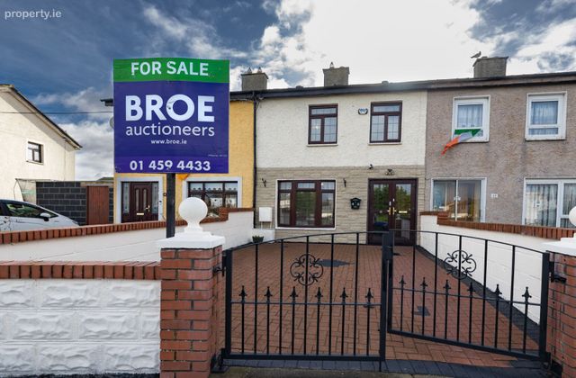 43 Saint Mark's Crescent, Clondalkin, Dublin 22 - Click to view photos