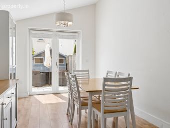 14 Larkfield Place, Clay Farm, Leopardstown, Dublin 18 - Image 5