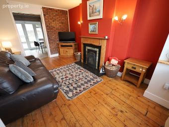 31 Mccurtains Villas, College Road, The Lough, Co. Cork - Image 4