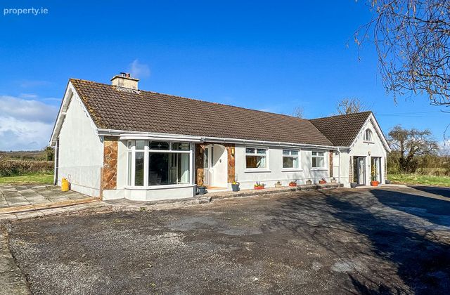Avalon, Blanchfieldspark, Clara, Co. Kilkenny - Click to view photos