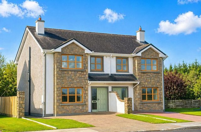 Gort An Tsruth&aacute;in, Garrafrauns, Ardcloon, Co. Galway - Click to view photos