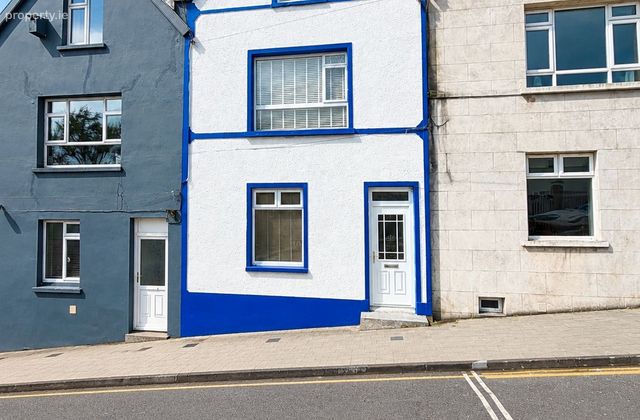 3 Sandymount, Cobh, Cobh, Co. Cork - Click to view photos