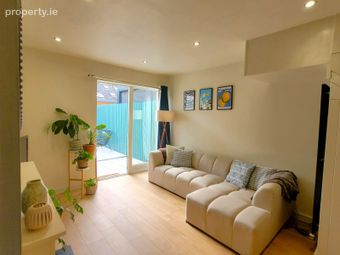 12 Lambourne Village, Dublin 3, Clontarf, Dublin 3 - Image 4