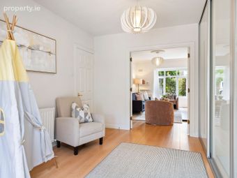 12 Glencairn Grove, The Gallops, Leopardstown, Dublin 18 - Image 4