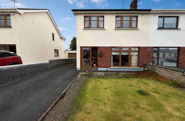 10 Springfield Park, Nun's Walk, Drogheda, Co. Louth - Click to view photos