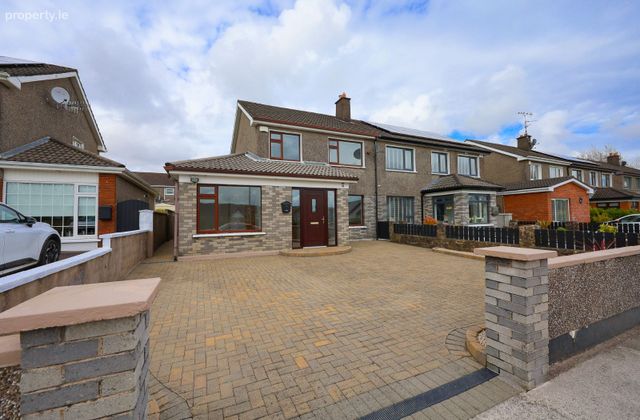8 Owenabue View, Carrigaline, Co. Cork - Click to view photos
