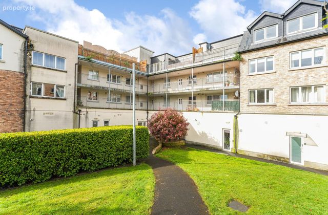 29 Eaton Close, Rathcoole, Co. Dublin, Rathcoole, Co. Dublin - Click to view photos