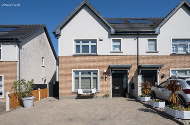 25 The Lawn, Janeville, Carrigaline, Cork, Carrigaline, Co. Cork - Click to view photos