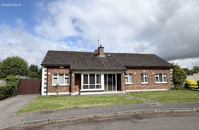11 College Court, Cahir, Co. Tipperary, Cahir, Co. Tipperary - Click to view photos
