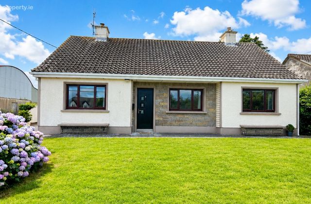 Clooniffe, Moycullen, Co. Galway - Click to view photos