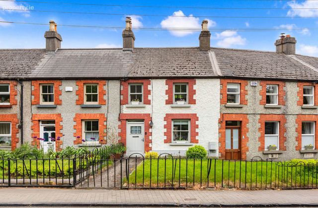 4 Sarsfield Terrace, Lower Main Street, Lucan, Dublin, Lucan, Co. Dublin - Click to view photos