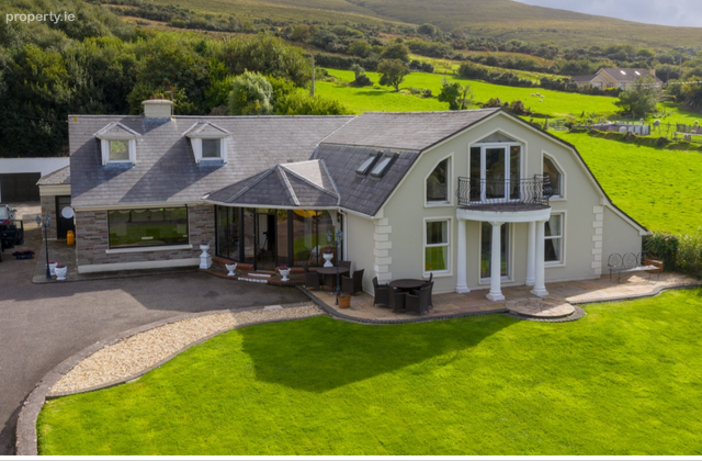 Ocean Wave, Curraheen, Glenbeigh, Co. Kerry - Click to view photos