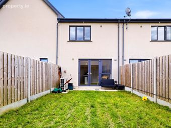 18 The Courtyard, Kilmartin Grove, Hollystown, Dublin 15