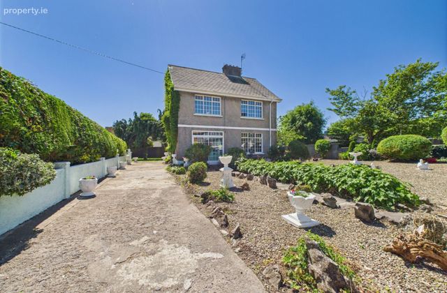 New Road, Ennis, Co. Clare - Click to view photos