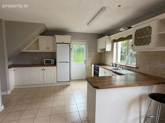 38 The Vale, Hophill, Tullamore, Co. Offaly - Image 3