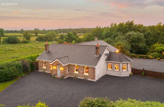 Copper Villa, Lowtown, Robertstown, Co. Kildare, Robertstown, Co. Kildare - Click to view photos