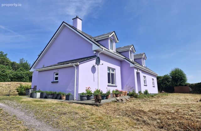 Teach&iacute;n Liolg, Derreenavurrig, Sneem, Sneem, Co. Kerry - Click to view photos
