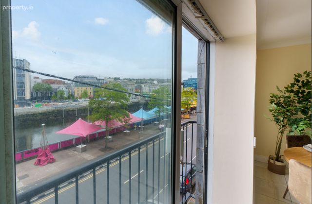 22 D&uacute;n Lao&iacute;, Union Quay, Cork City Centre, Co. Cork - Click to view photos