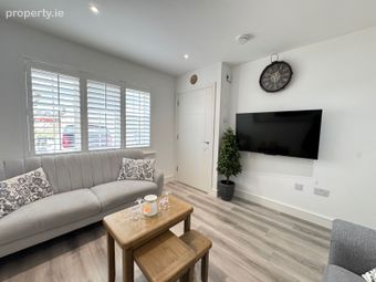 22 Dundoogan, Dundalk, Blackrock, Co. Louth - Image 3