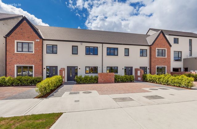 2 Bedroom Mid Terrace, South Circular Road, Co. Limerick - Click to view photos